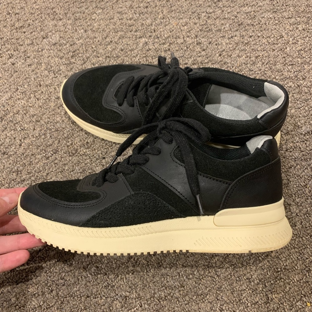 O by Everlane The Trainer Black Sneakers Athletic Shoes Suede Size 7.5 Women’s